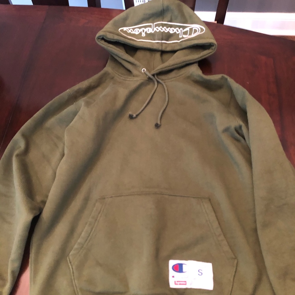 AUTHENTIC MENS SMALL SUPREME/CHAMPION HOODIE